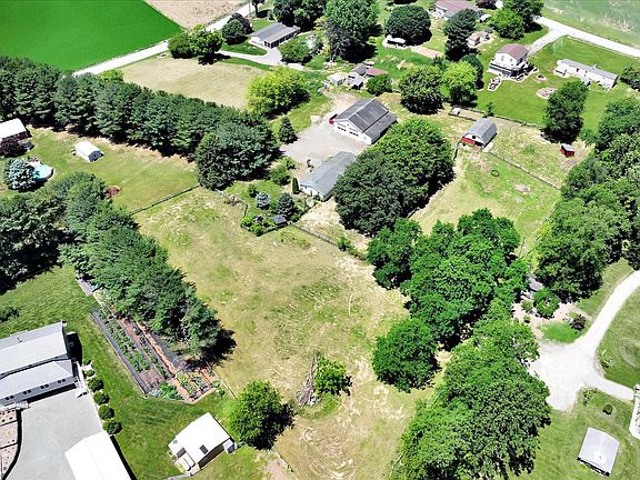 2nd image of 135 Grubbs Corner Rd