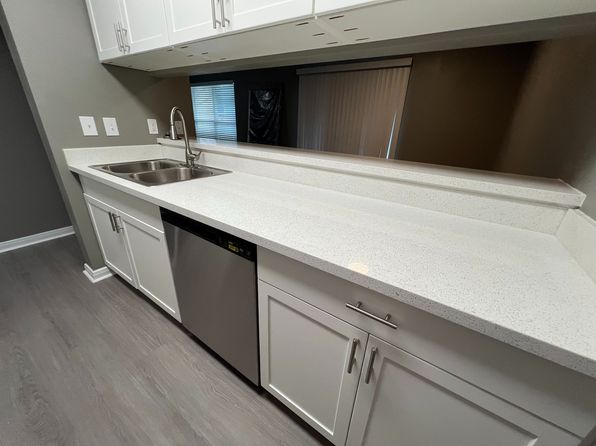 2200 Lake Village Dr #16-421