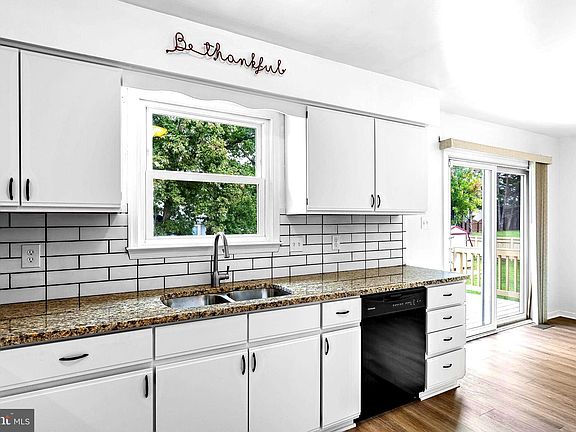 3rd image of 136 Stevens Dr