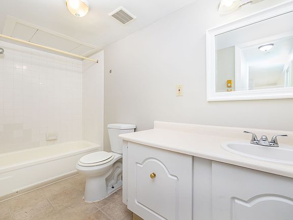 5th image of 47 Candlewood Dr