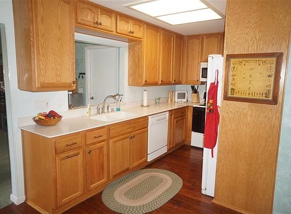 4th image of 8979 Jade Coast Ln