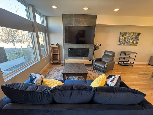 3618 W Conejos Pl — Photo 5