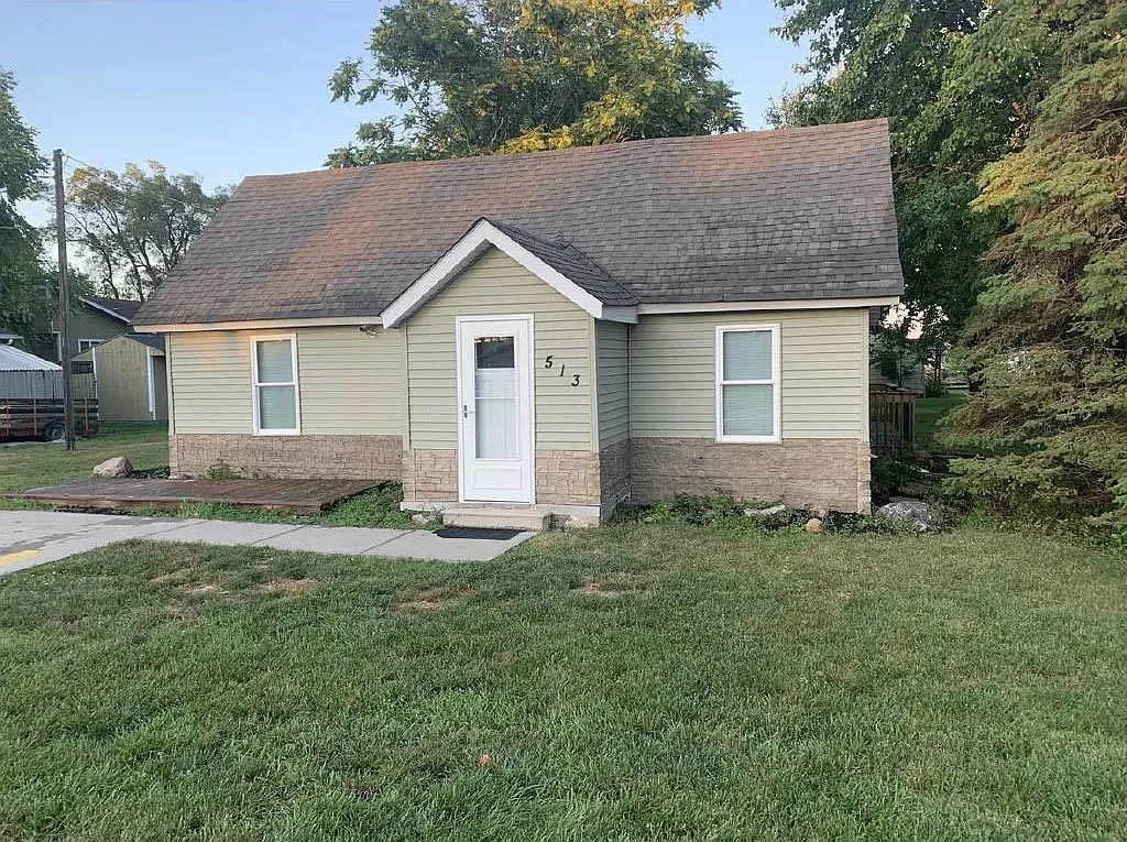 513 SE Ewing St — Photo 4
