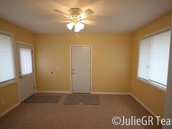 3rd image of 3306 Fuller Ave SE
