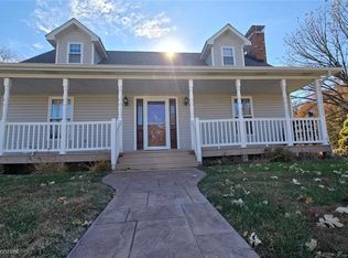 320 N Cedar Bluff Dr, Valmeyer, IL 62295