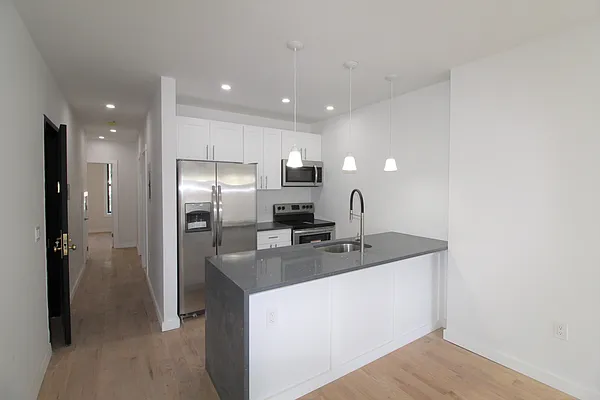 Rented by Compass | media 19