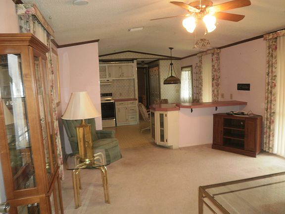 3rd image of 61 Gypsum Dr