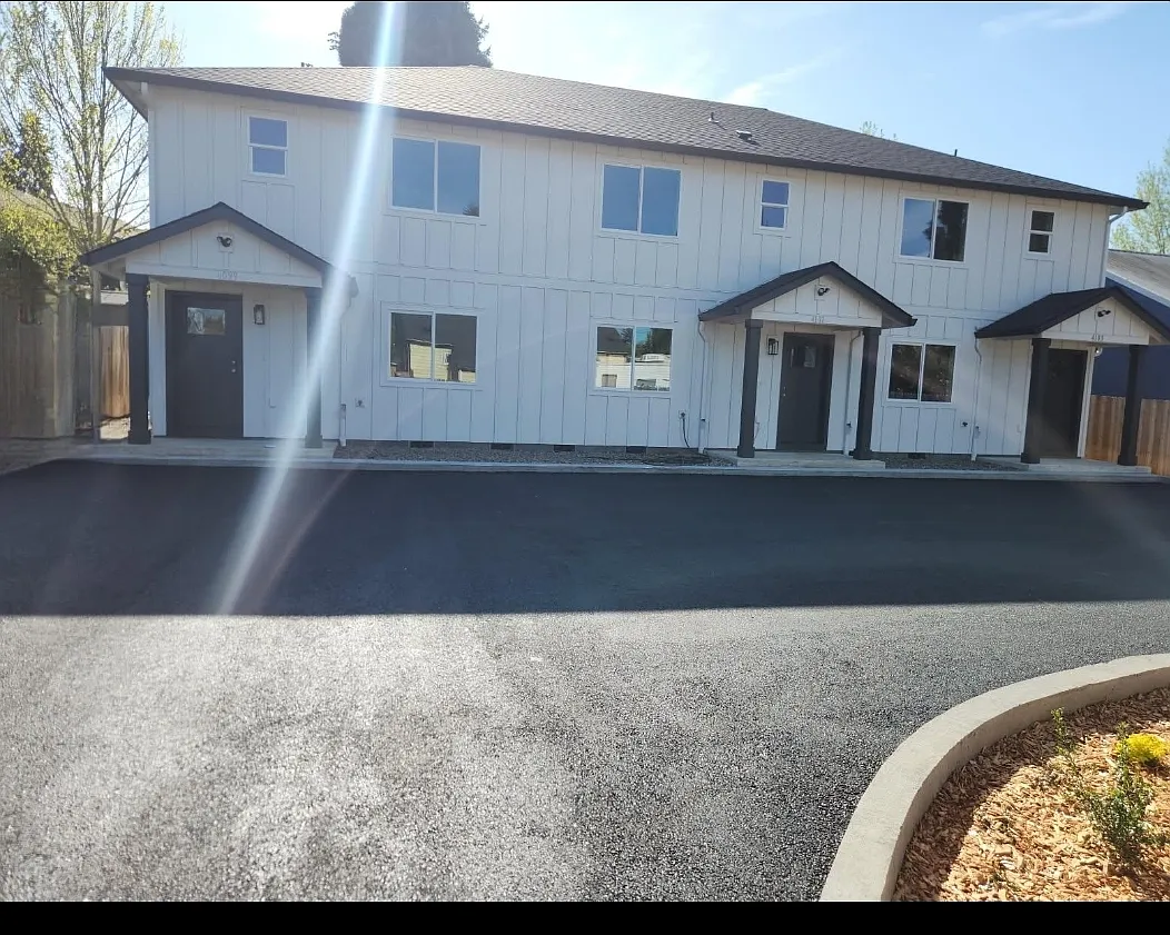 3 bed, 2.5 bath, 1350 sqft, $2,250 — Photo 1