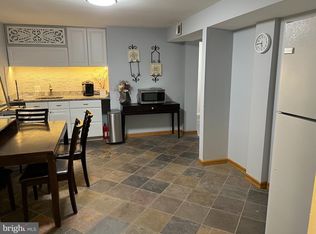 513 Creek Crossing Rd NE, Vienna, VA 22180