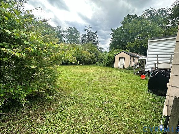 2nd image of 3915 Arden Rd