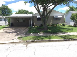 901 N Dogwood St, Owasso, OK 74055