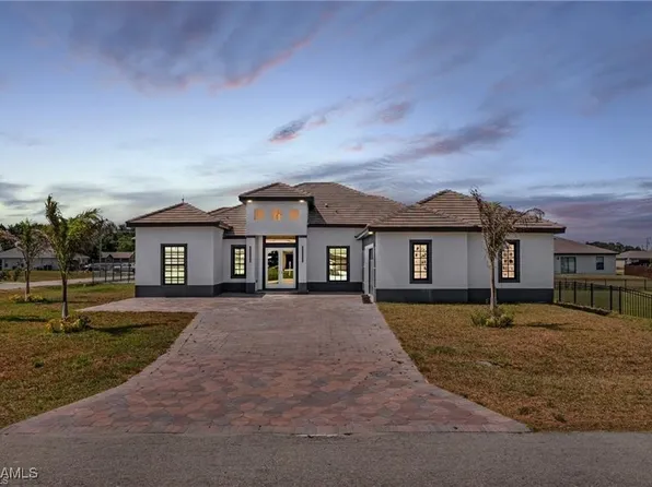 239 Blackstone Dr, Fort Myers, FL 33913