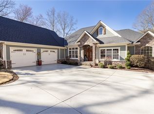 3512 Rocky Creek Dr, Seneca, SC 29678