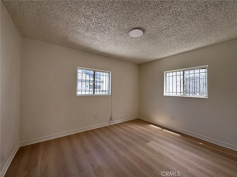 8220 Wall St — Photo 7