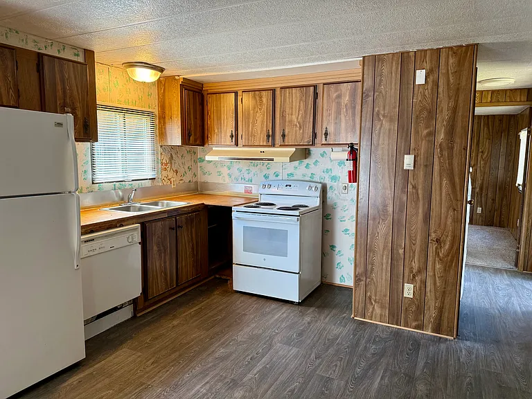 6412 96th St E #11 — Photo 9