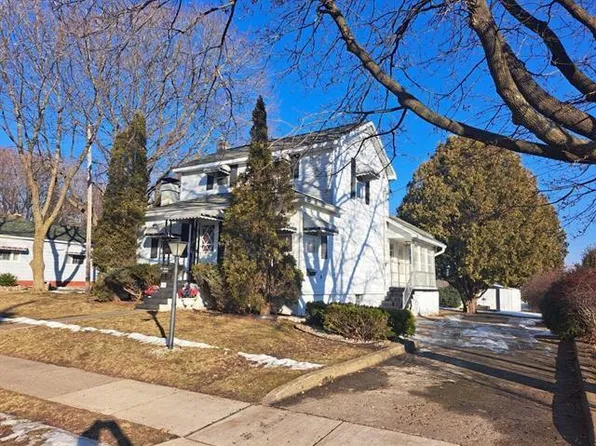 204 W Dunlop Rd, Clare, MI 48617