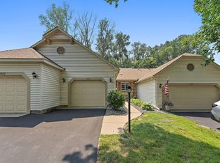 2668 Lake Court Dr, Mounds View, MN 55112