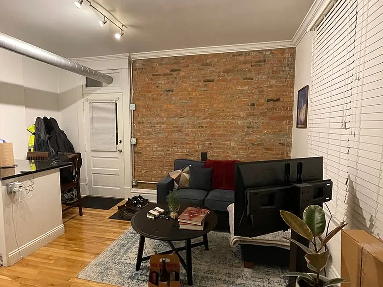 842 S 3rd St — Photo 1