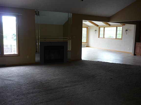 3rd image of 3816 Weaver Ct
