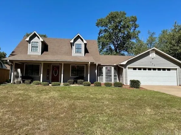 302 Regal Oaks Cir, White Hall, AR 71602