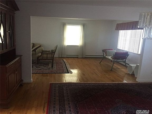 4th image of 7 Spinney Hill Dr