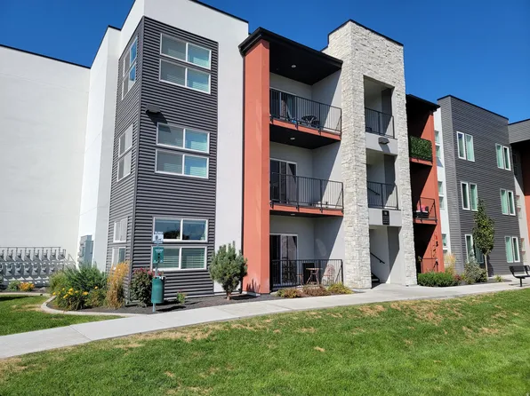 875 S Depot St APT C110, Clearfield, UT 84015