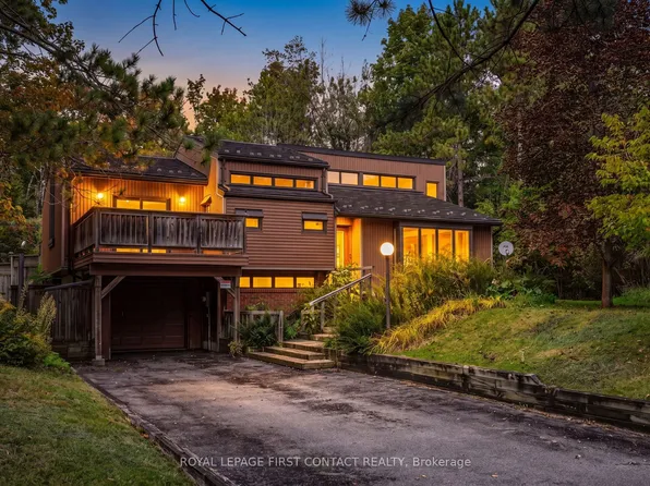 2 Briarwood Ct, Springwater, ON L9X 0K5
