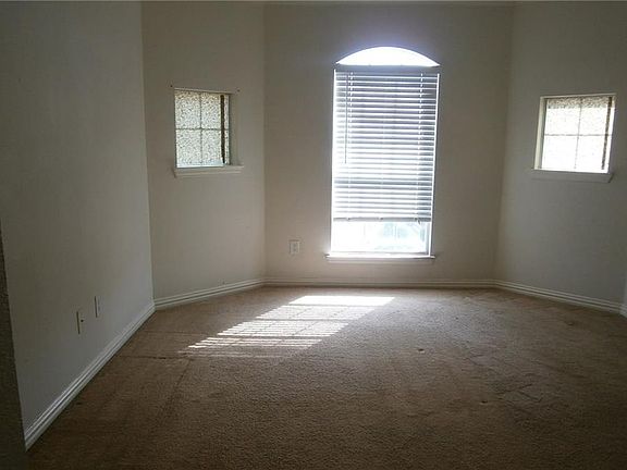 5th image of 8841 Mallory Ct