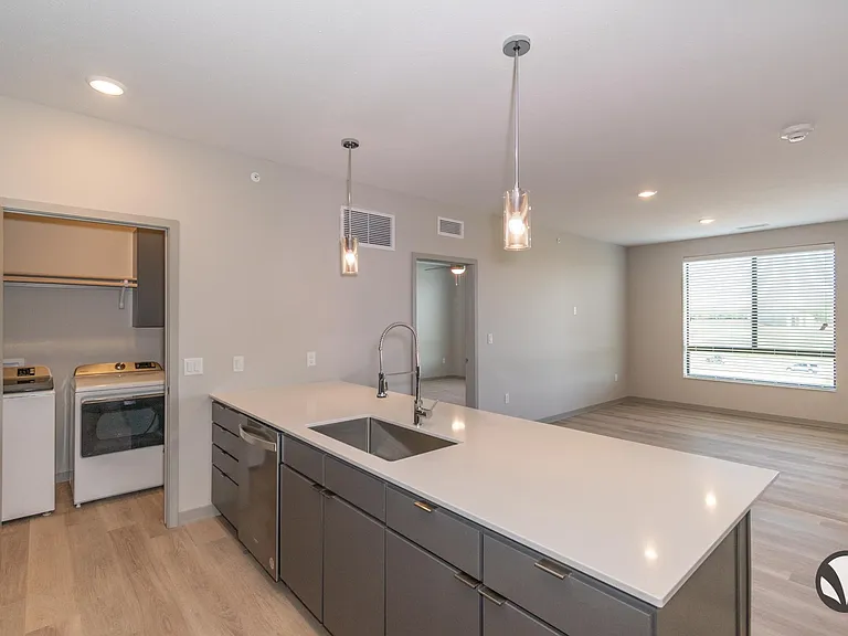 Chateau at Yankee Hill Apartments — Photo 87