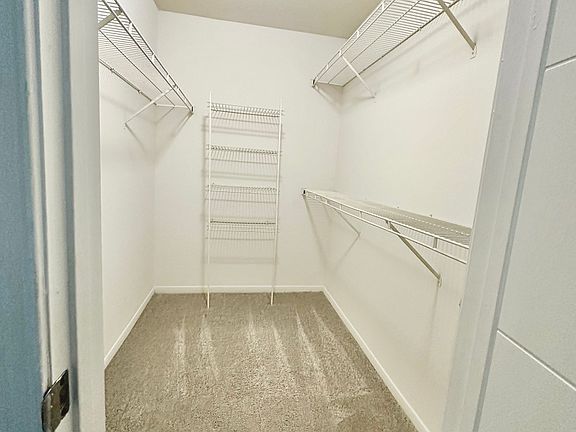 Master Bedroom Walk in Closet