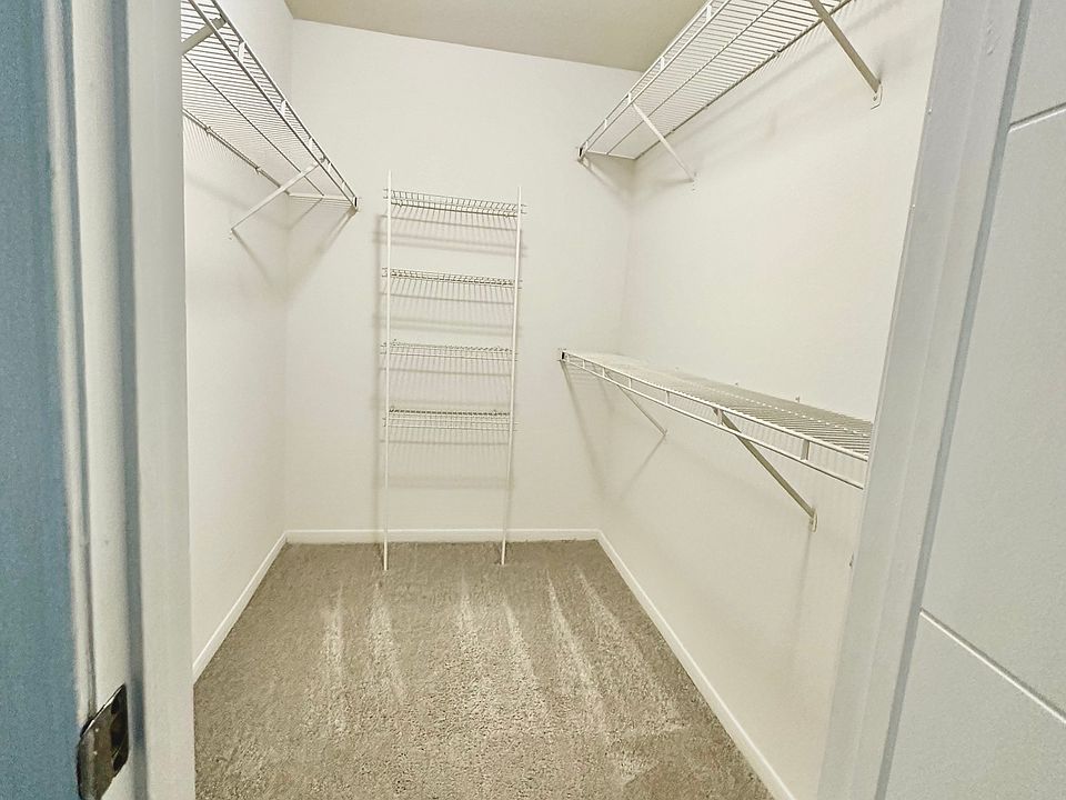 Master Bedroom Walk in Closet