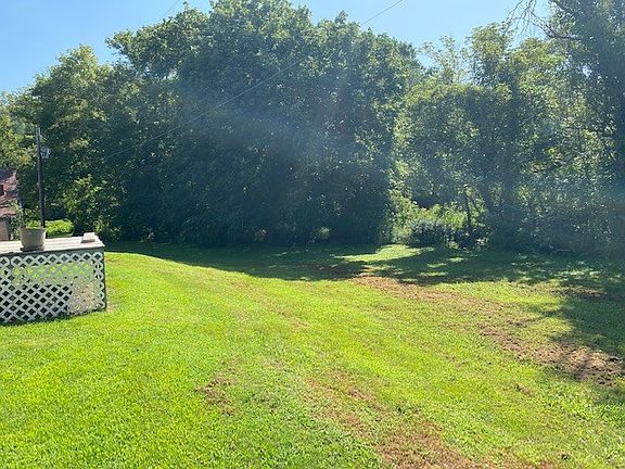 4th image of 70 Dogwood Ct