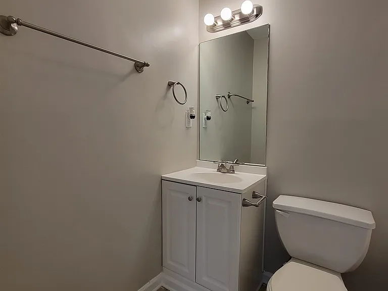 7025 Stoneridge Dr — Photo 10