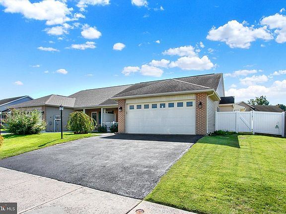 2nd image of 253 Lantern Ln
