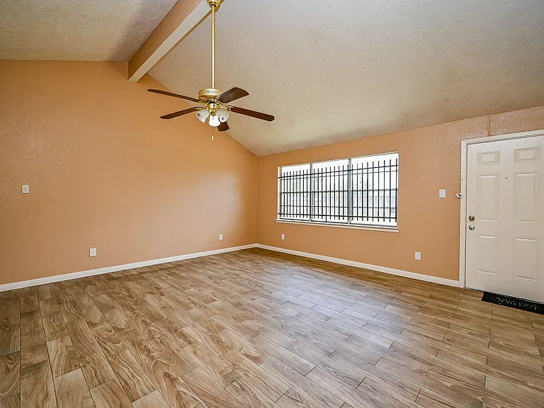 2667 Grand Canyon Dr — Photo 28