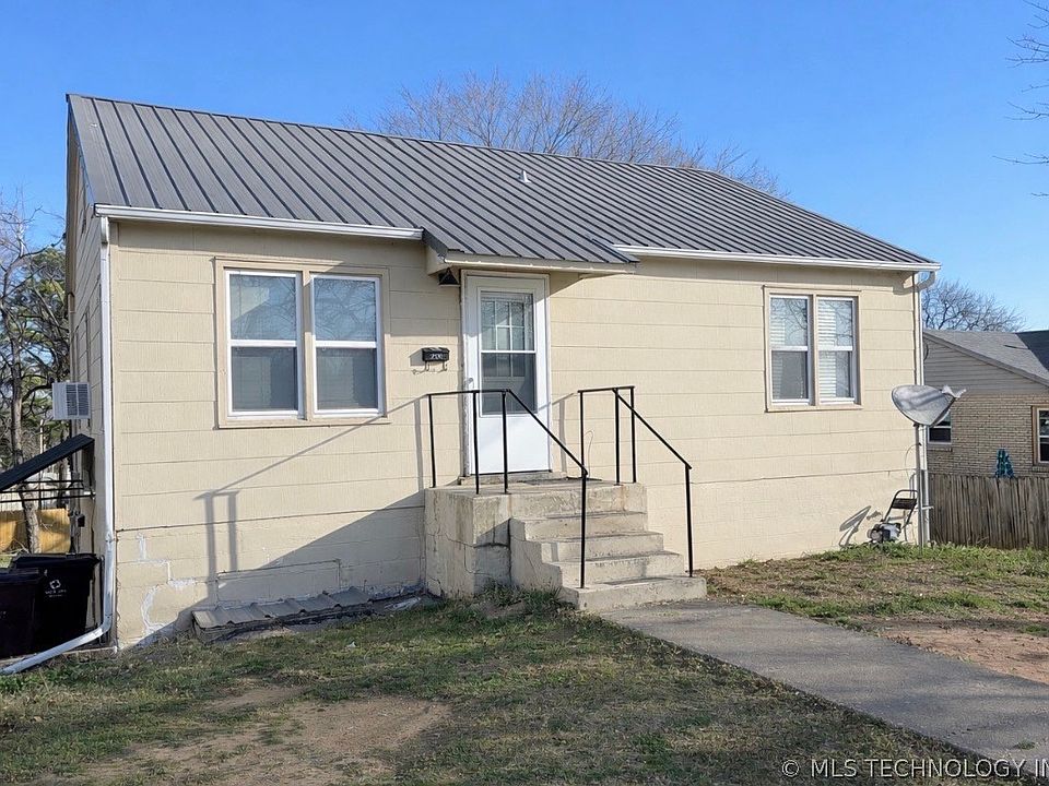 1st image of 206 Forest Ave