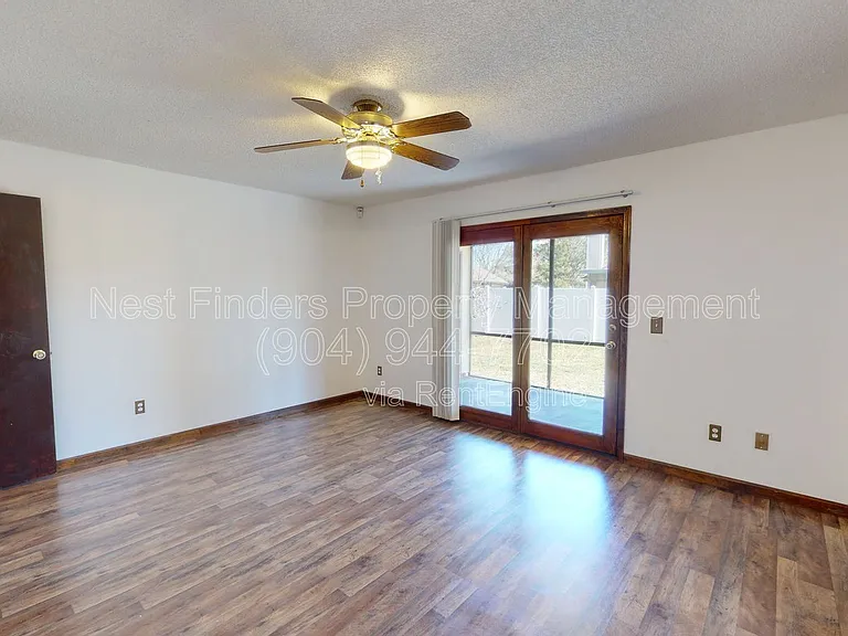 1607 Beverly Bay Ct — Photo 18