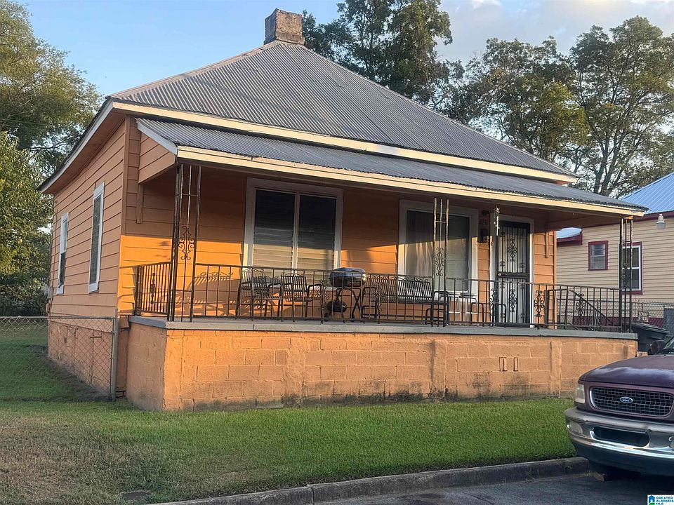 1st image of 705 7th St