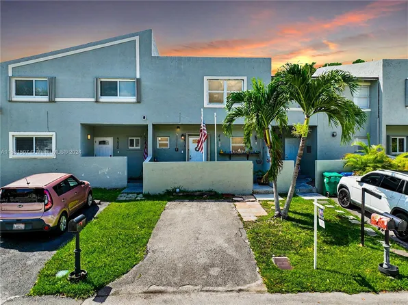 9036 SW 203rd Ter, Cutler Bay, FL 33189