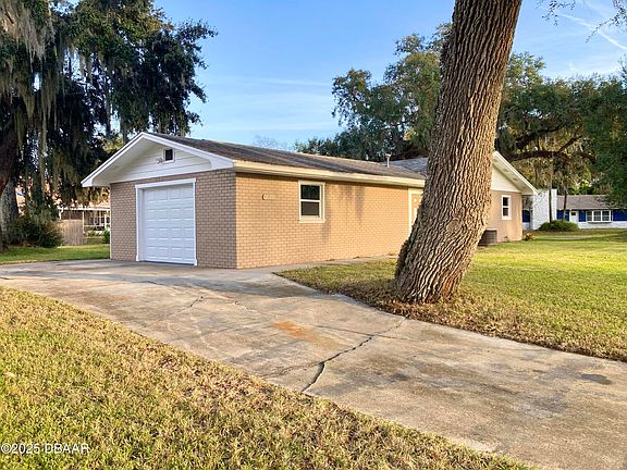 5th image of 2129 Lime Tree Dr