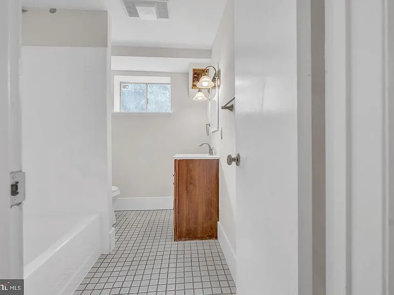 10911 Chandler Rd — Photo 43