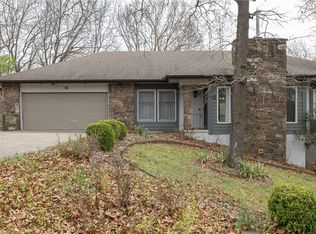 6 Ashfield Ln, Bella Vista, AR 72715