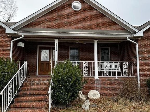 3rd image of 2734 Wolf Springs Rd