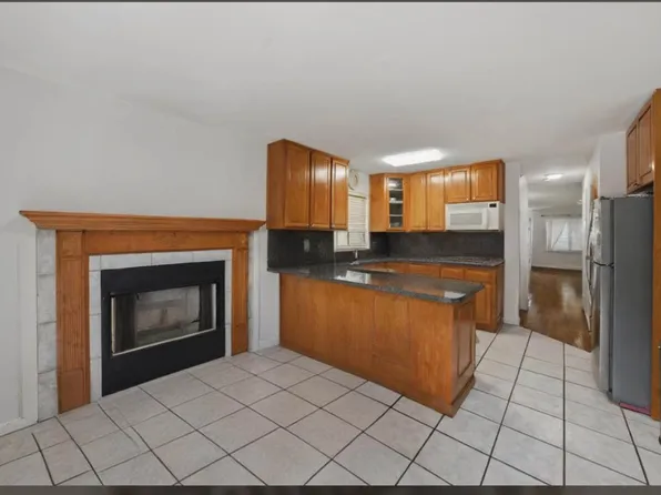 50 Bergen Beach Place image 13 of 15