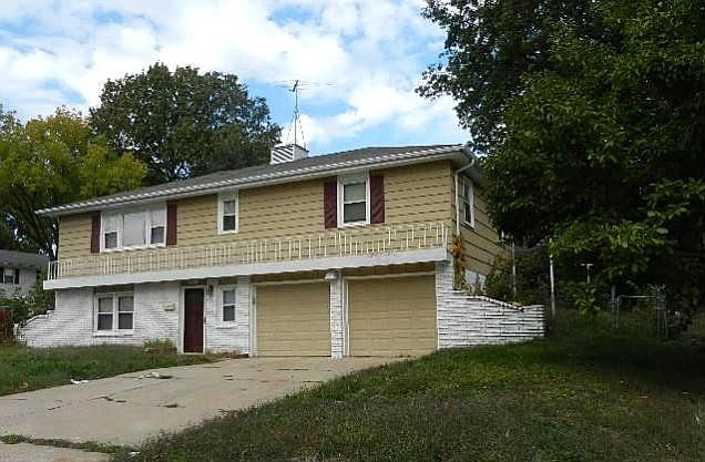 2nd image of 7600 E 76th St