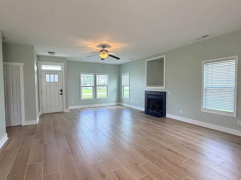 218 Long Neck Dr — Photo 4