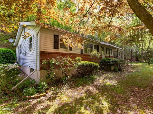 47 Sugar Camp Rd, Danville, PA 17821