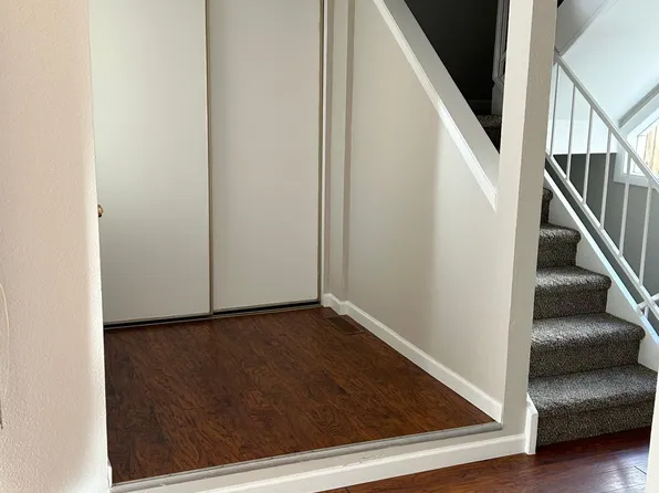 1050 S Monaco Pkwy, Denver, CO