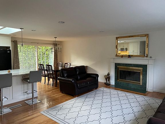 4th image of 41 165th Ave SE