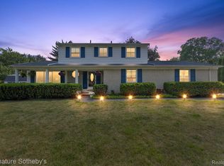 2031 Avoncrest Dr, Rochester Hills, MI 48309